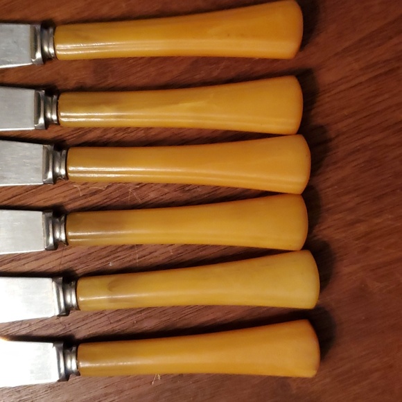 Vintage Bakelite Table Knives - Picture 2 of 2